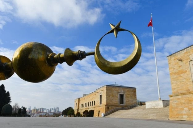 Ένα κραχ στις κατασκευές, γονατίζει τον Ερντογάν